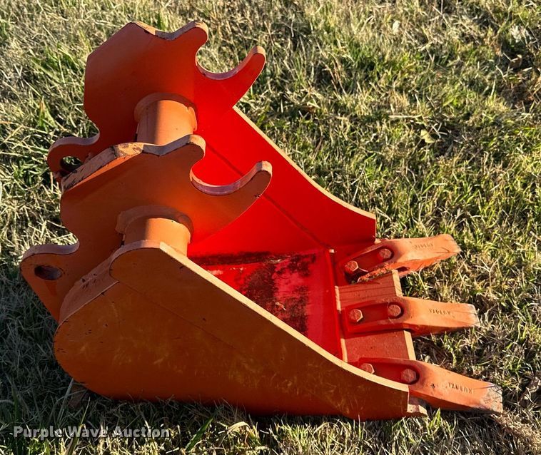 image for item EJ5017 Kubota  BT1971 excavator bucket