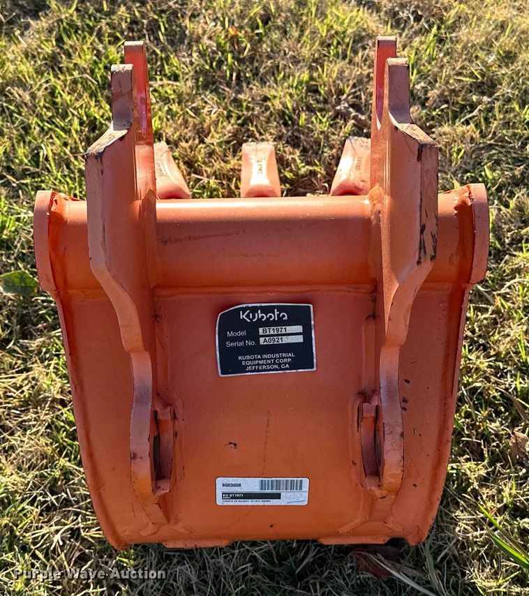 image for item EJ5017 Kubota  BT1971 excavator bucket