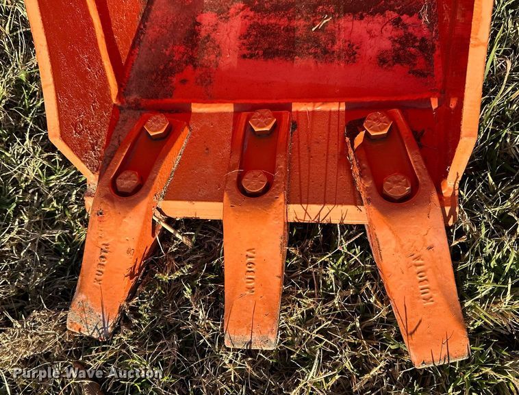 image for item EJ5017 Kubota  BT1971 excavator bucket
