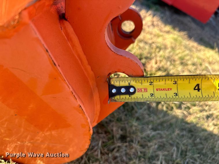 image for item EJ5017 Kubota  BT1971 excavator bucket