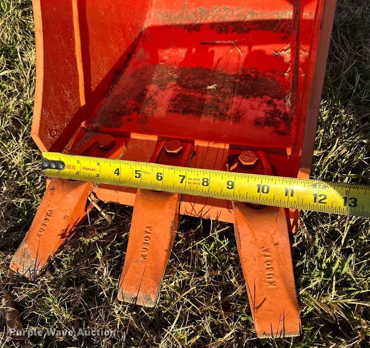 image for item EJ5017 Kubota  BT1971 excavator bucket