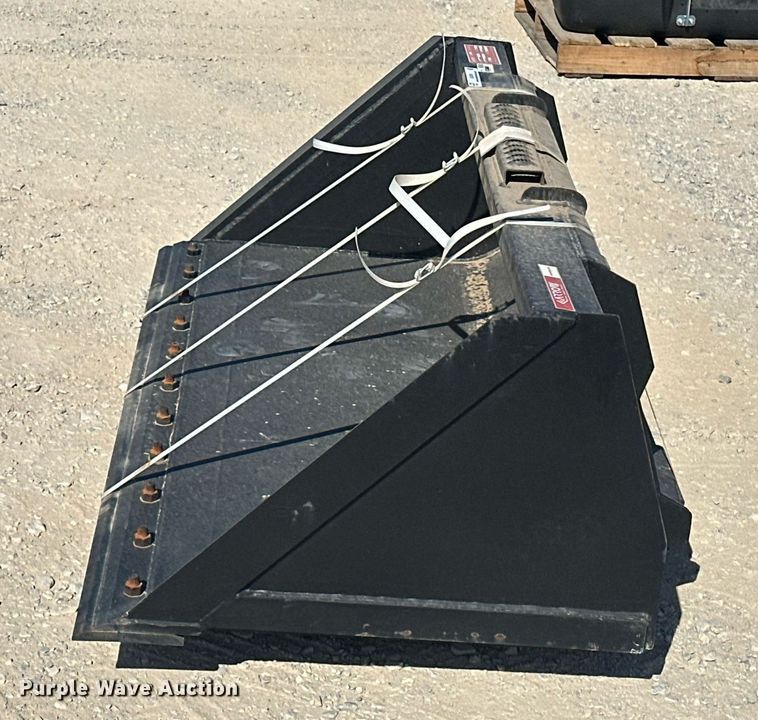 image for item EJ5036 2021 Arrow  2306605BUN skid steer bucket