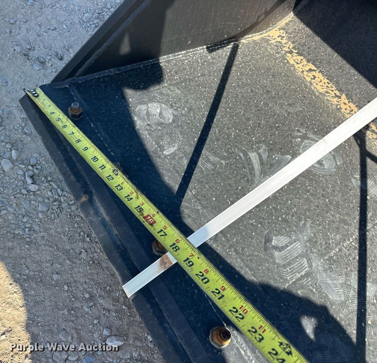 image for item EJ5036 2021 Arrow  2306605BUN skid steer bucket