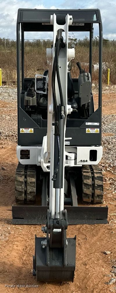 image for item EJ5043 2014 Bobcat  324M mini excavator