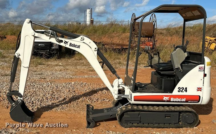 image for item EJ5043 2014 Bobcat  324M mini excavator