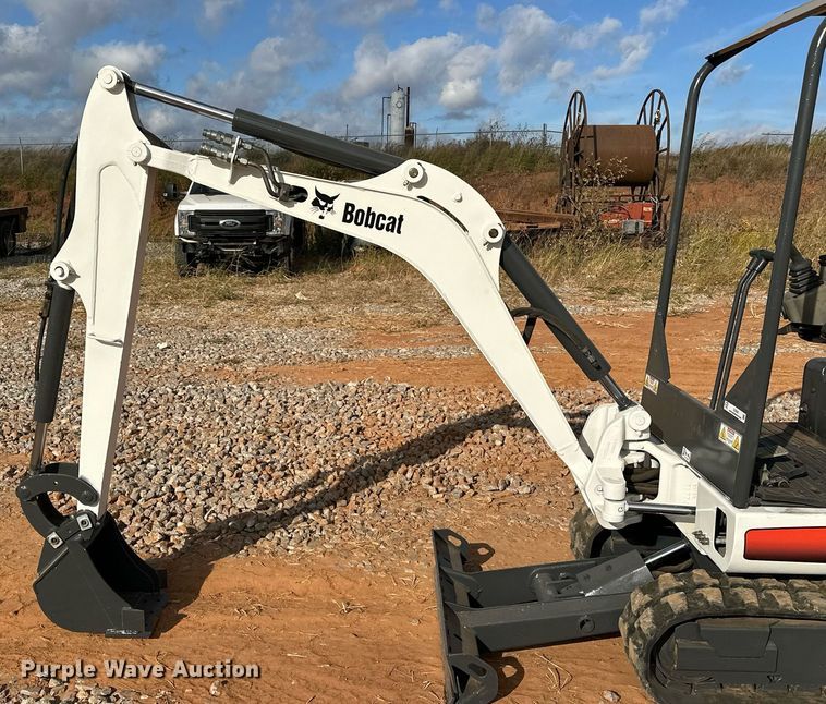 image for item EJ5043 2014 Bobcat  324M mini excavator