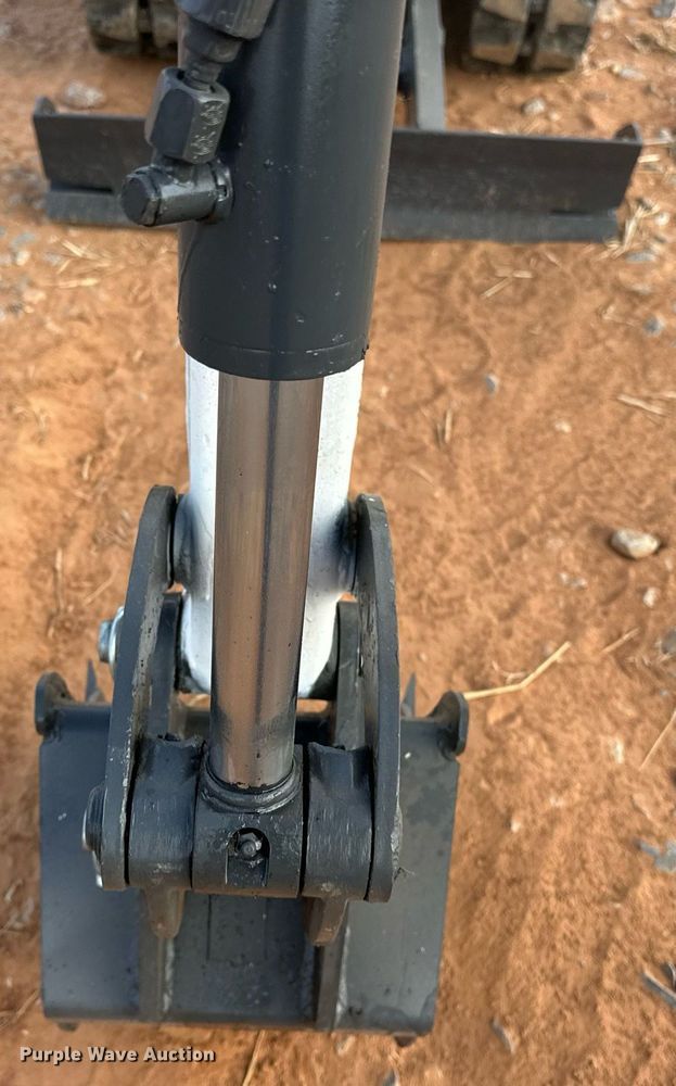 image for item EJ5043 2014 Bobcat  324M mini excavator