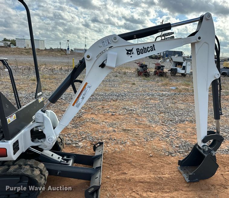 image for item EJ5043 2014 Bobcat  324M mini excavator