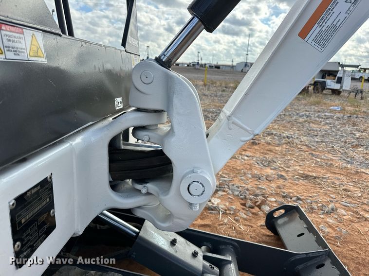 image for item EJ5043 2014 Bobcat  324M mini excavator