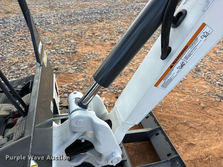 image for item EJ5043 2014 Bobcat  324M mini excavator