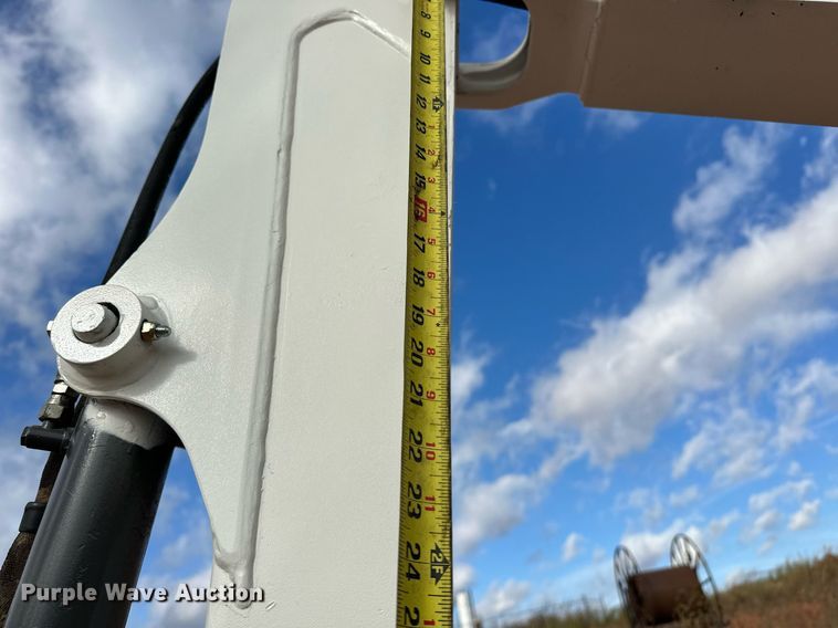 image for item EJ5043 2014 Bobcat  324M mini excavator