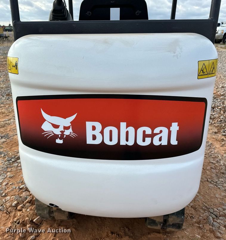 image for item EJ5043 2014 Bobcat  324M mini excavator