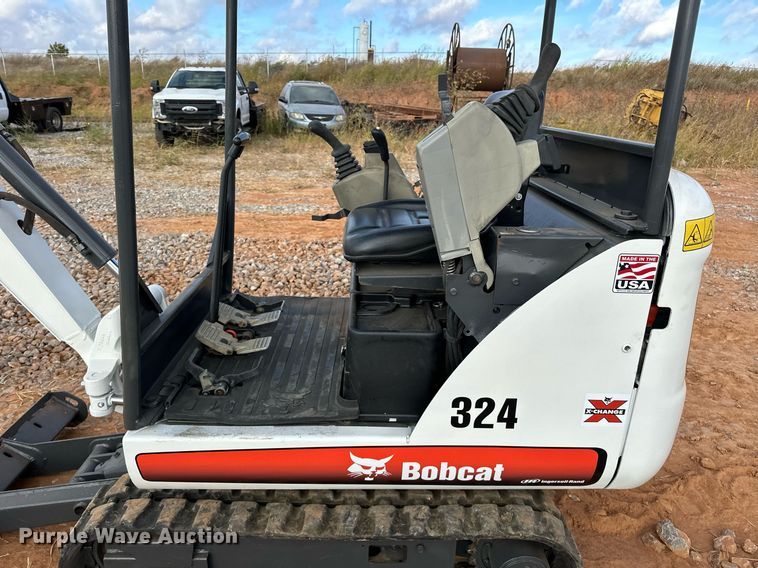 image for item EJ5043 2014 Bobcat  324M mini excavator