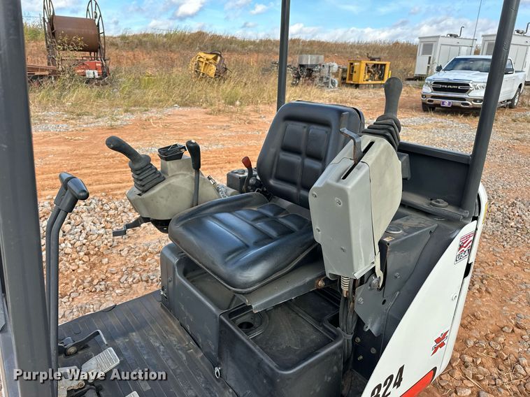 image for item EJ5043 2014 Bobcat  324M mini excavator