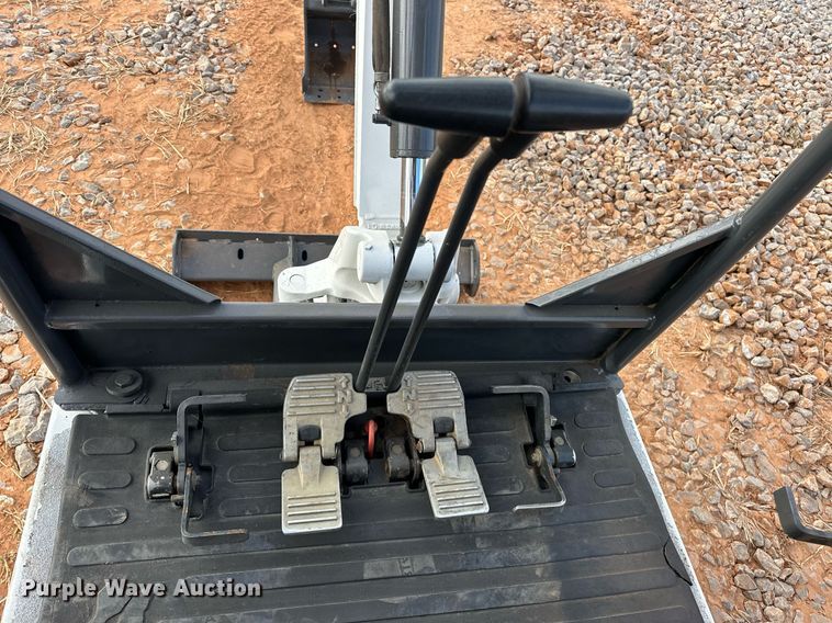 image for item EJ5043 2014 Bobcat  324M mini excavator