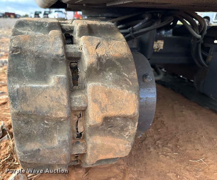 image for item EJ5043 2014 Bobcat  324M mini excavator