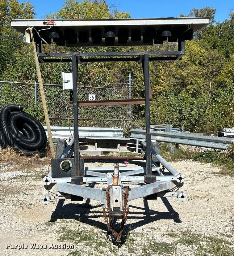 image for item EK3484 2014 Energy Absorption Systems Valtir VTQ-TL3 arrow board trailer