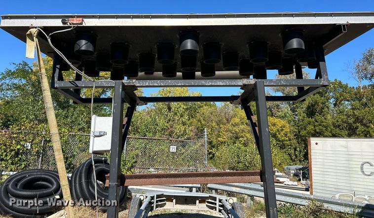 image for item EK3484 2014 Energy Absorption Systems Valtir VTQ-TL3 arrow board trailer