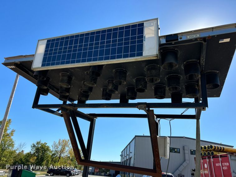 image for item EK3484 2014 Energy Absorption Systems Valtir VTQ-TL3 arrow board trailer