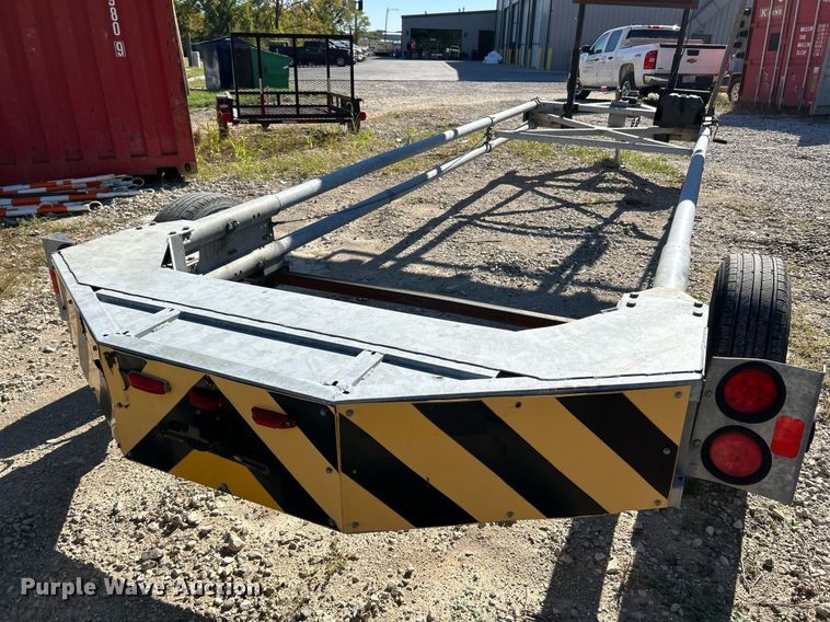 image for item EK3484 2014 Energy Absorption Systems Valtir VTQ-TL3 arrow board trailer