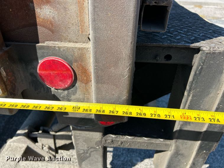 image for item EK3597 2003 Freightliner FL70  flatbed truck