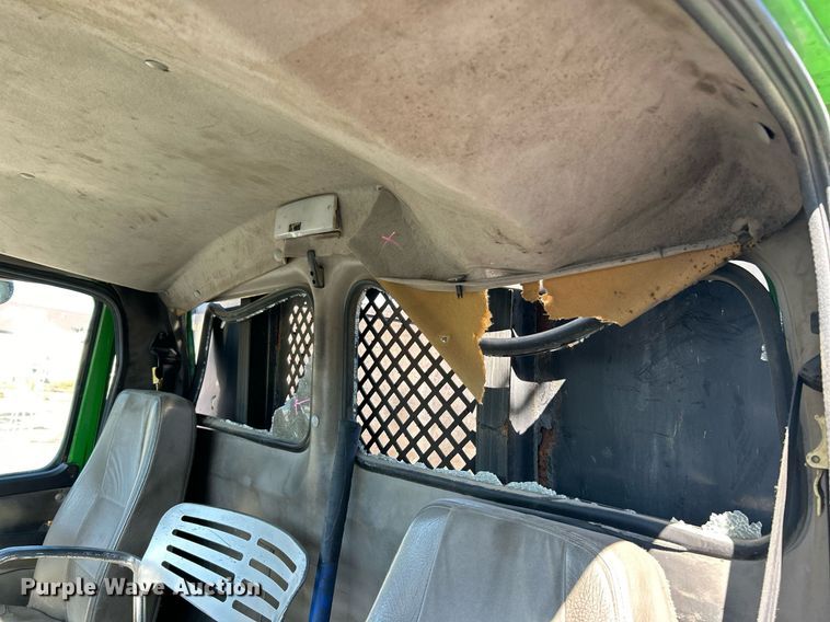 image for item EK3597 2003 Freightliner FL70  flatbed truck