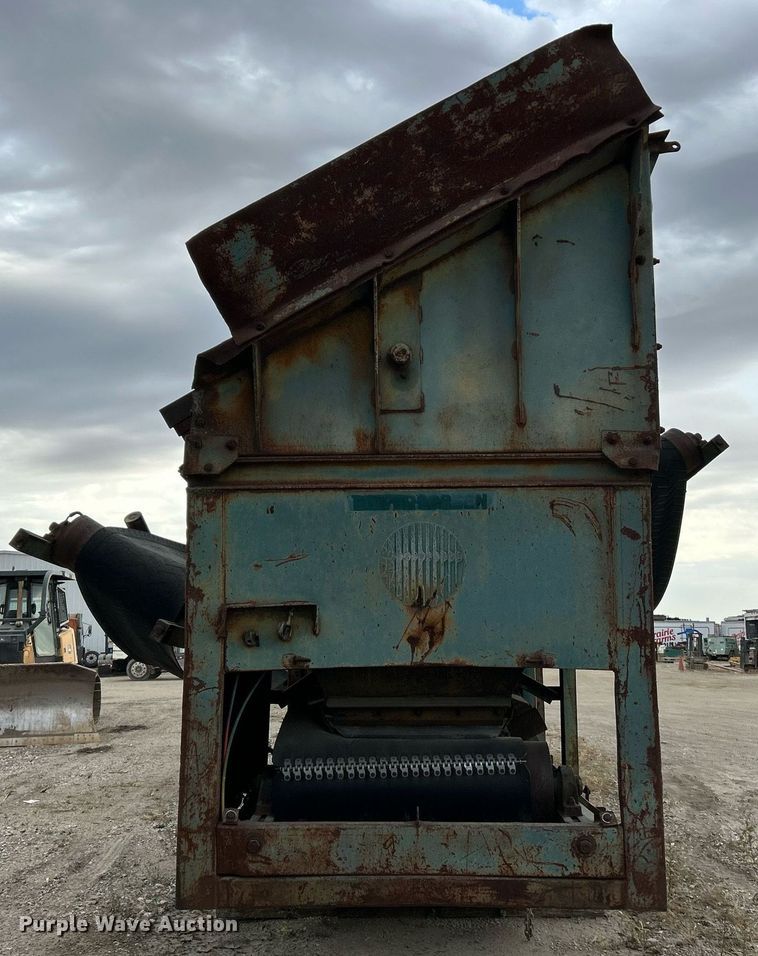 image for item EK3599 Powerscreen Turbo Cheiftain  screening plant