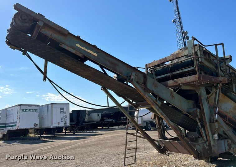 image for item EK3599 Powerscreen Turbo Cheiftain  screening plant