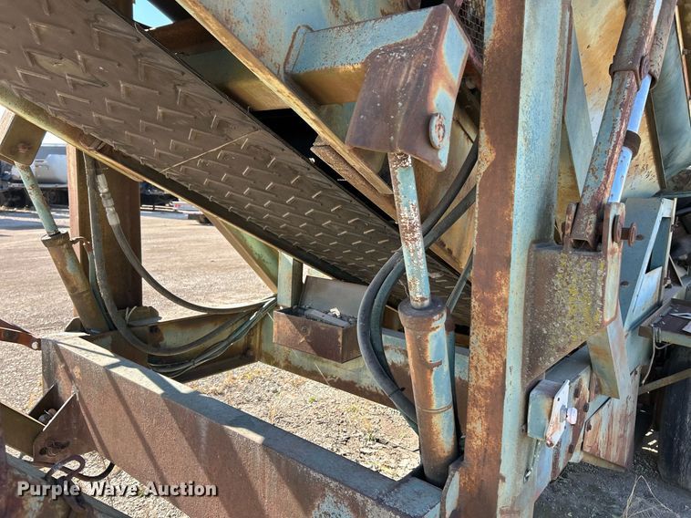 image for item EK3599 Powerscreen Turbo Cheiftain  screening plant