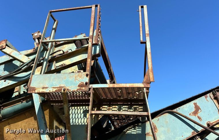 image for item EK3599 Powerscreen Turbo Cheiftain  screening plant