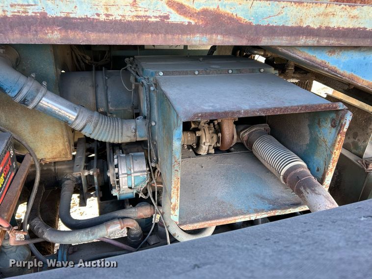 image for item EK3599 Powerscreen Turbo Cheiftain  screening plant