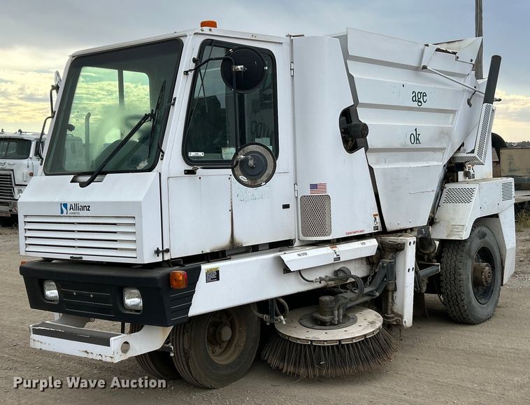 image for item EK3601 2008 Allianz 3000 street sweeper