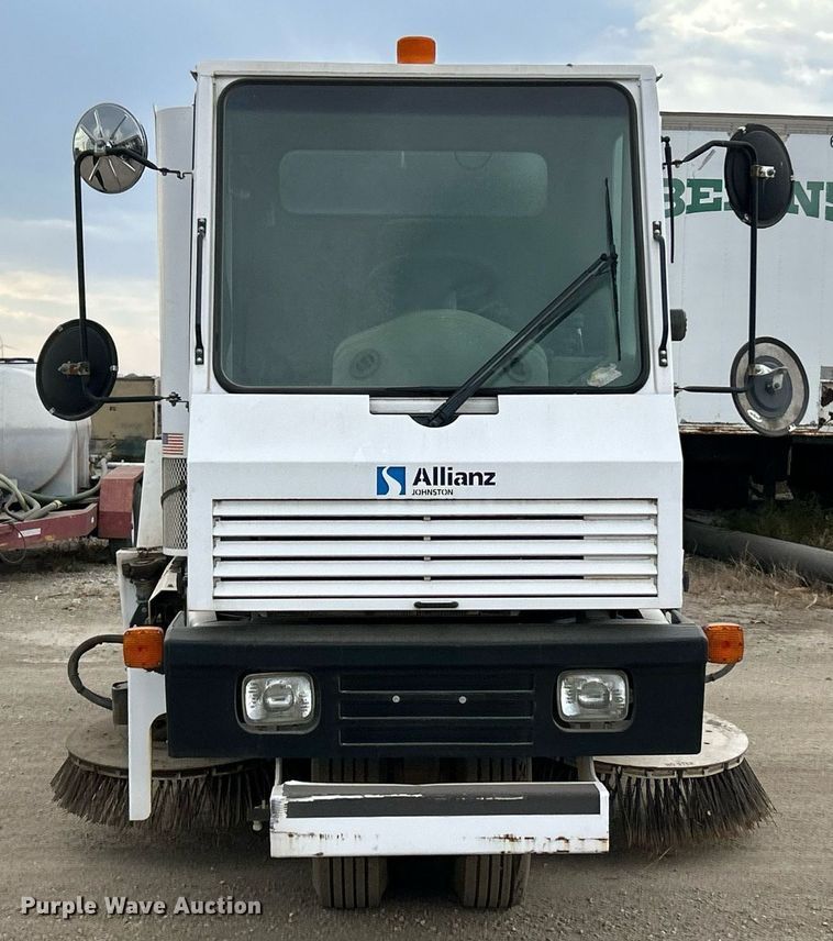 image for item EK3601 2008 Allianz 3000 street sweeper