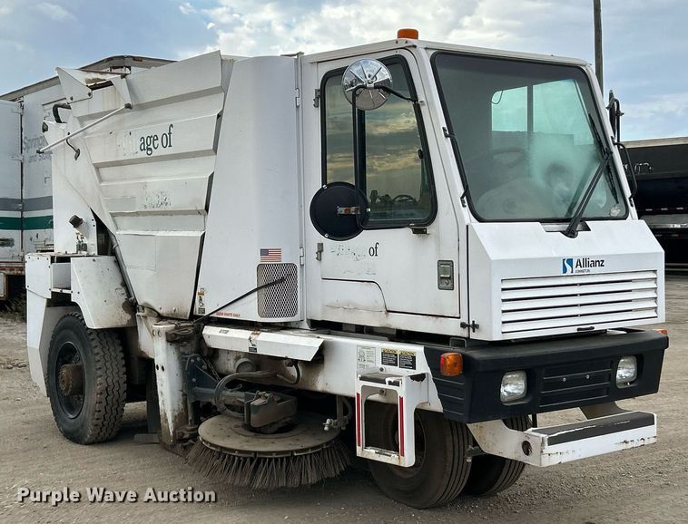 image for item EK3601 2008 Allianz 3000 street sweeper