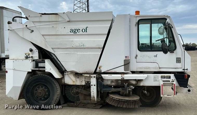 image for item EK3601 2008 Allianz 3000 street sweeper