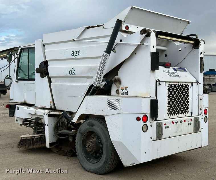image for item EK3601 2008 Allianz 3000 street sweeper