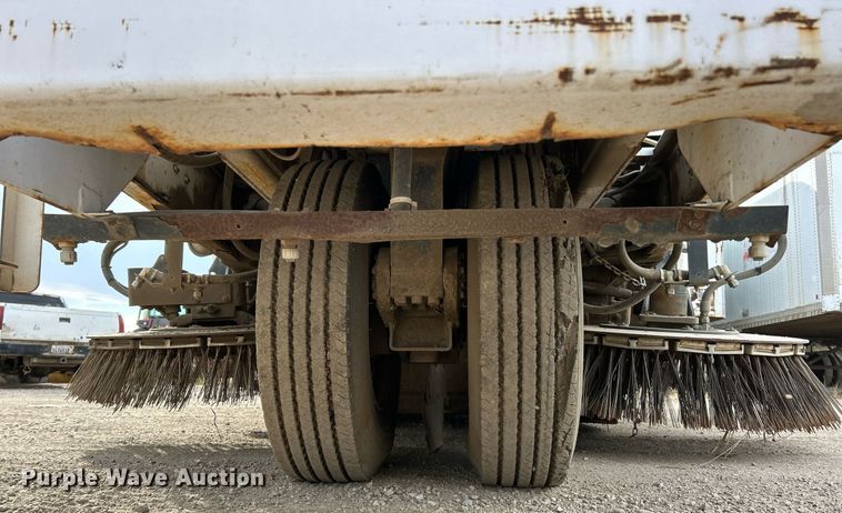 image for item EK3601 2008 Allianz 3000 street sweeper