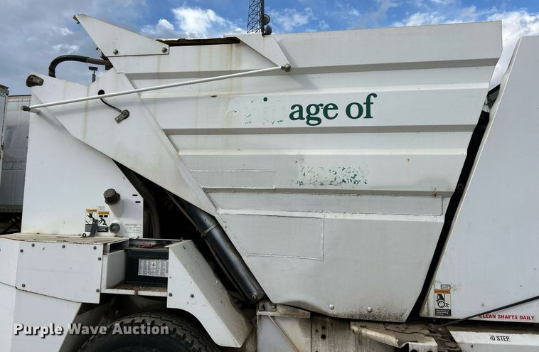 image for item EK3601 2008 Allianz 3000 street sweeper