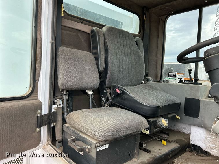 image for item EK3601 2008 Allianz 3000 street sweeper