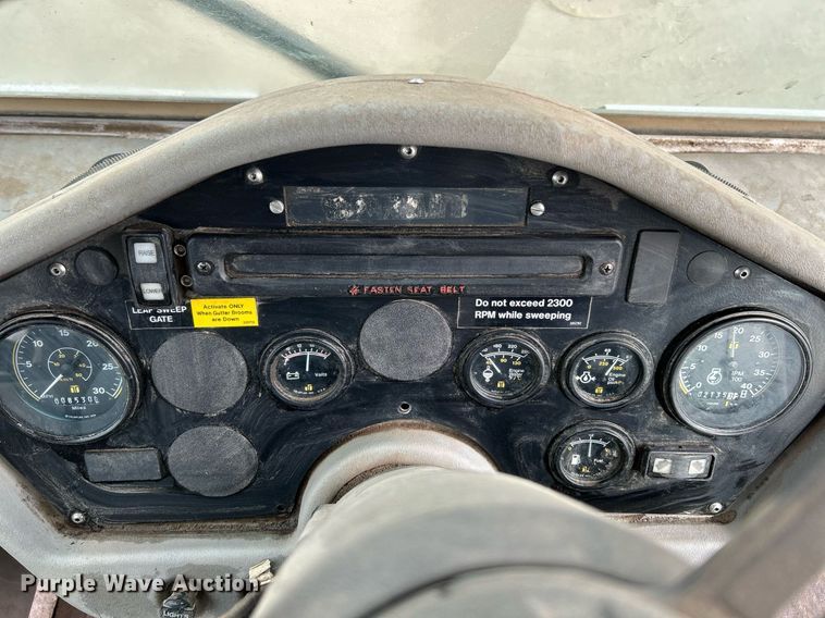 image for item EK3601 2008 Allianz 3000 street sweeper