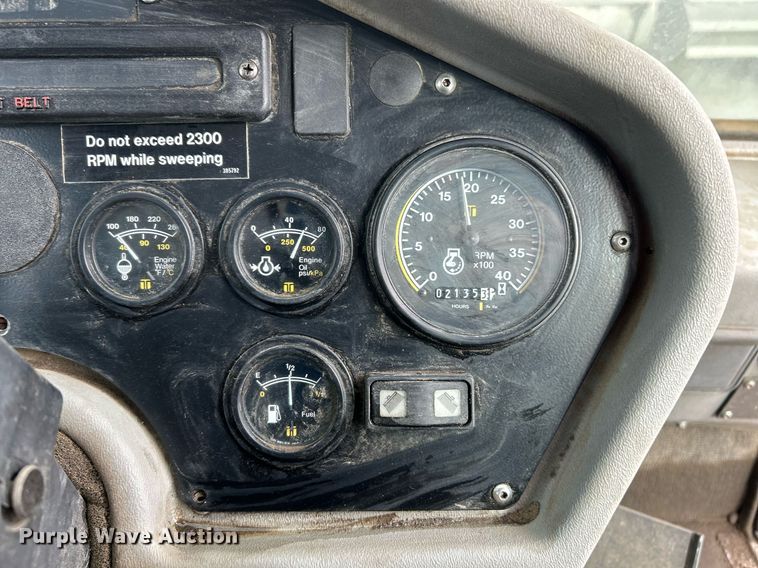 image for item EK3601 2008 Allianz 3000 street sweeper