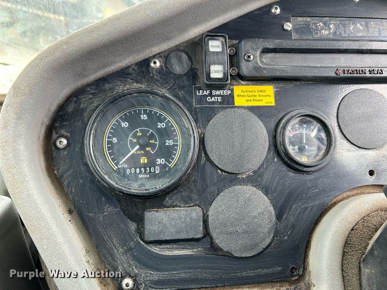 image for item EK3601 2008 Allianz 3000 street sweeper