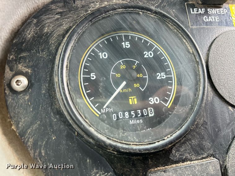 image for item EK3601 2008 Allianz 3000 street sweeper