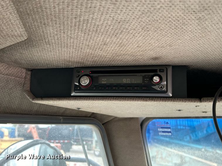 image for item EK3601 2008 Allianz 3000 street sweeper