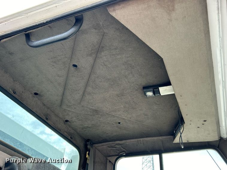 image for item EK3601 2008 Allianz 3000 street sweeper