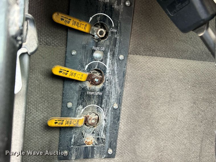 image for item EK3601 2008 Allianz 3000 street sweeper