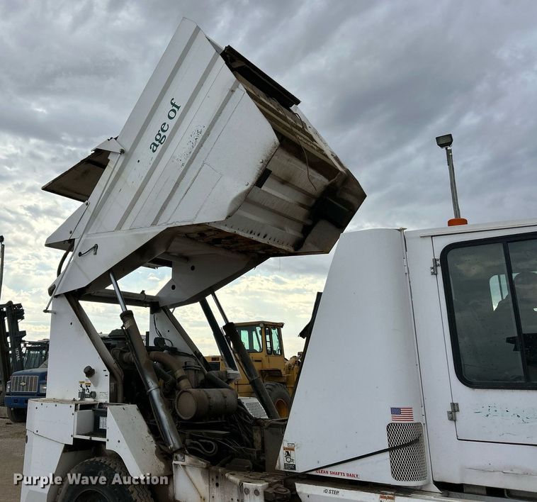 image for item EK3601 2008 Allianz 3000 street sweeper