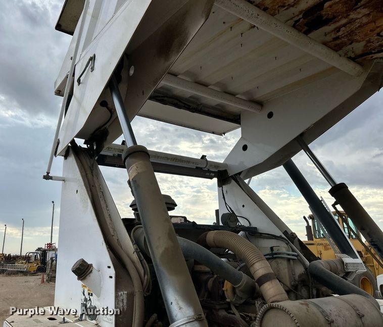 image for item EK3601 2008 Allianz 3000 street sweeper