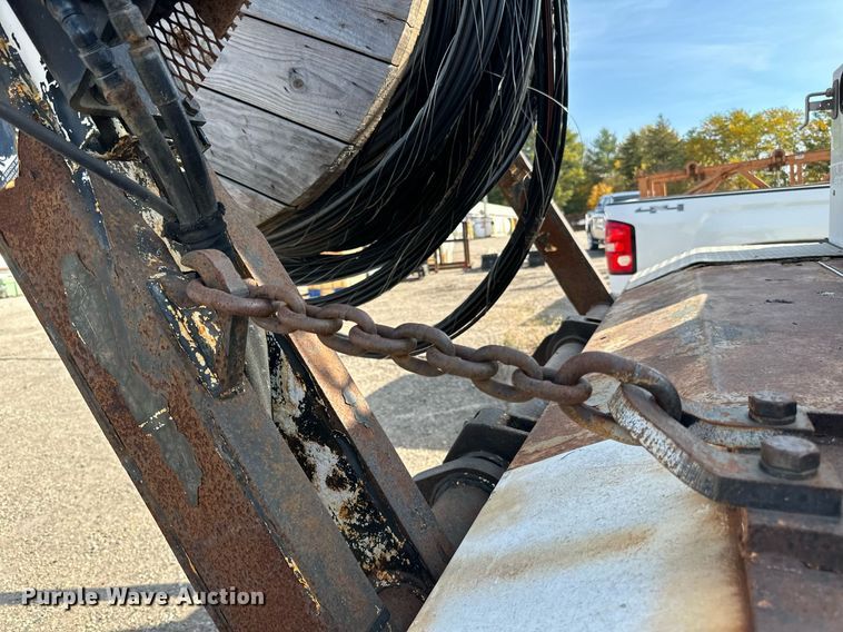 image for item EN2528 2005 International 4300 bucket truck