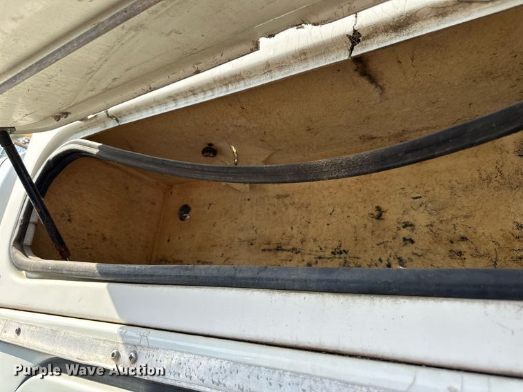 image for item EN2528 2005 International 4300 bucket truck